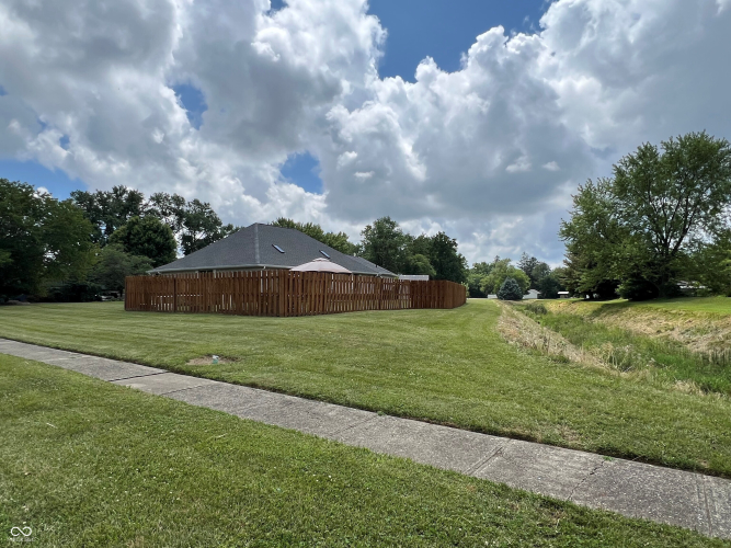 Listing Image 10