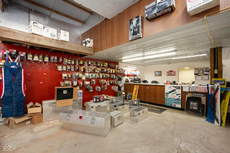 Listing Image 6