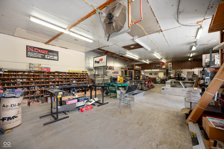 Listing Image 8