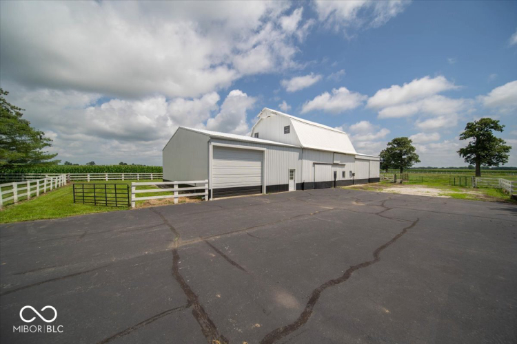 Listing Image 33
