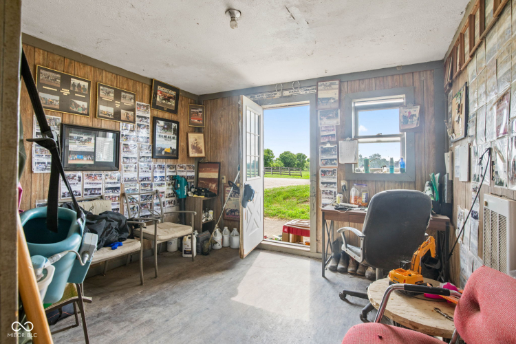 Listing Image 82