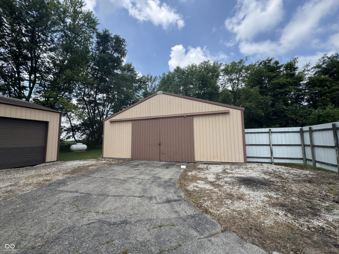 Listing Image 6