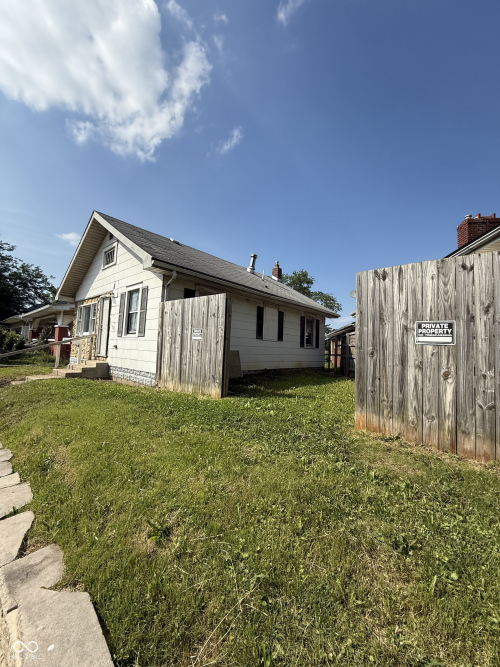 Listing Image 6