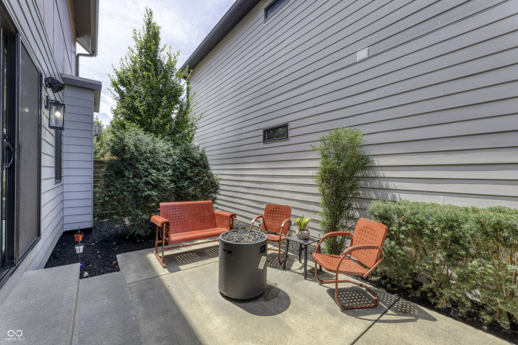 Listing Image 50
