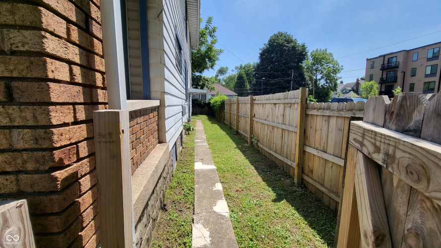 Listing Image 3