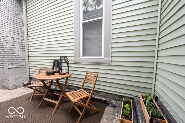 Listing Image 19