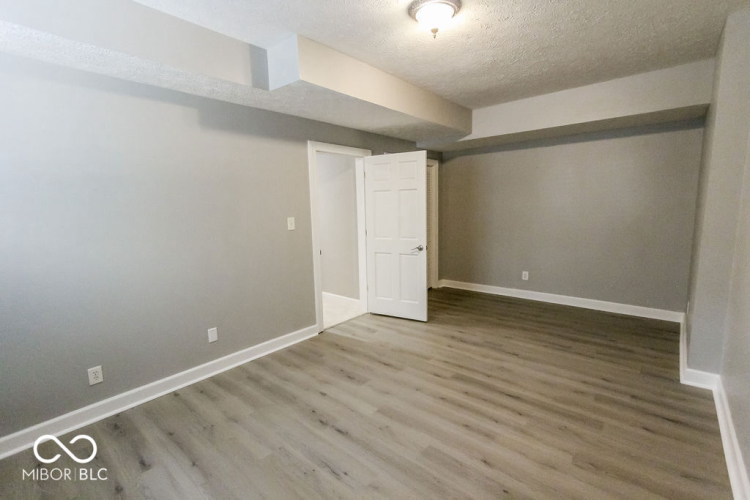 Listing Image 103