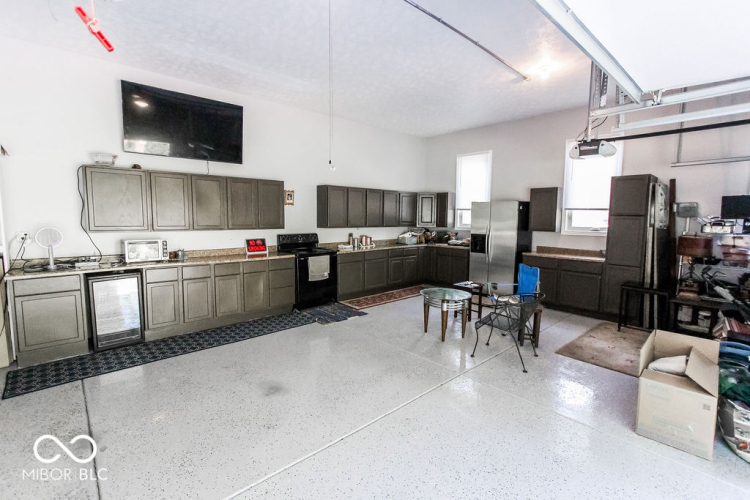 Listing Image 112