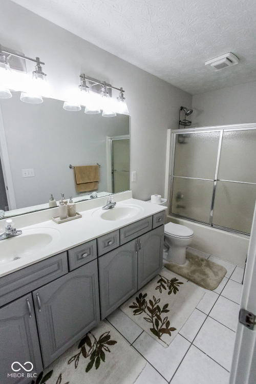 Listing Image 82