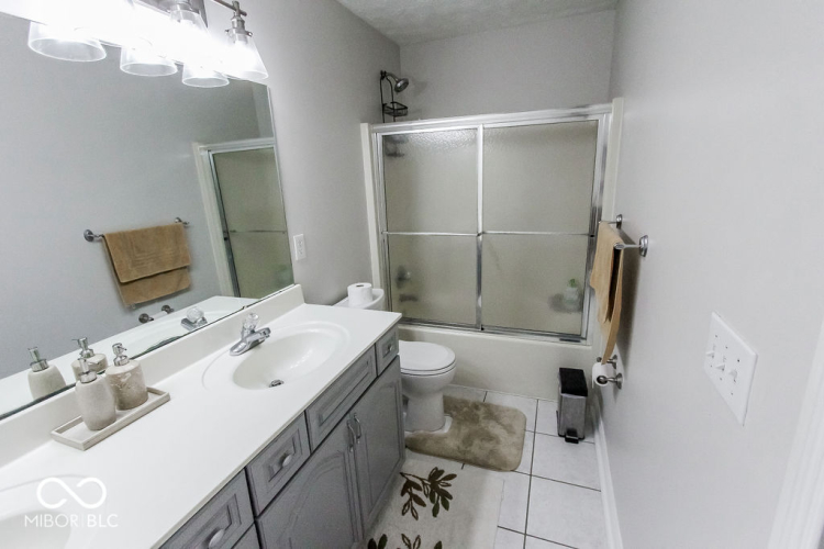 Listing Image 83