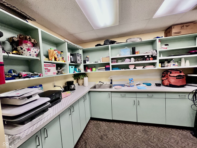 Listing Image 8
