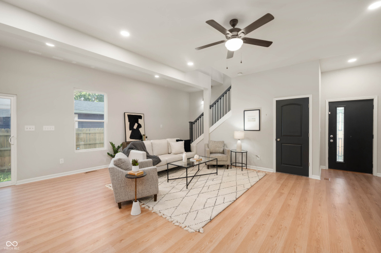 Listing Image 9