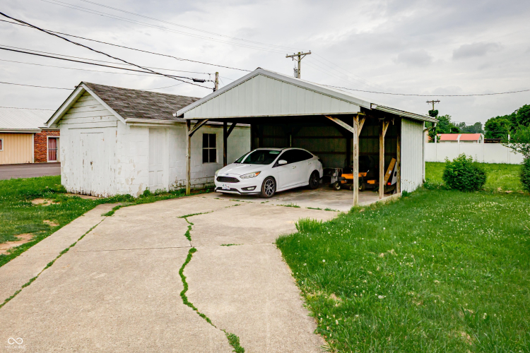Listing Image 6