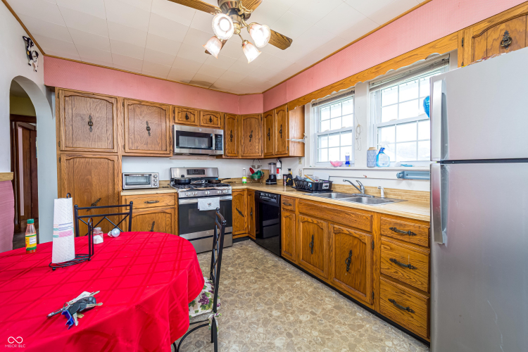 Listing Image 8