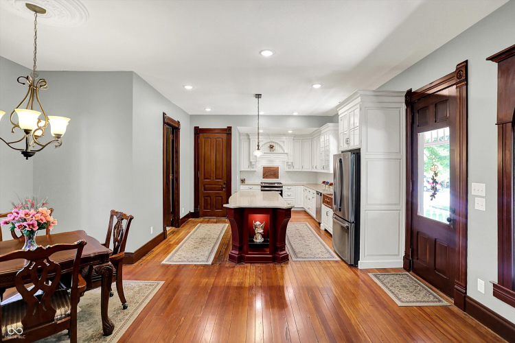 Listing Image 13