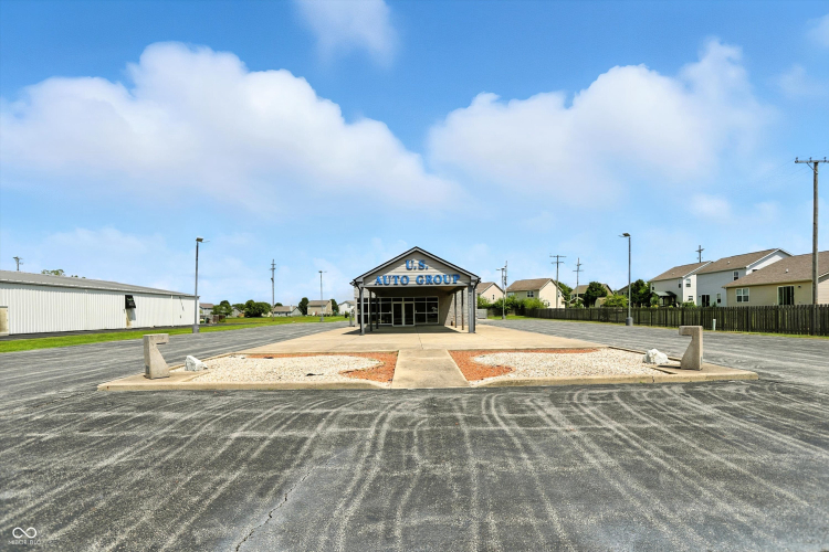Listing Image 8