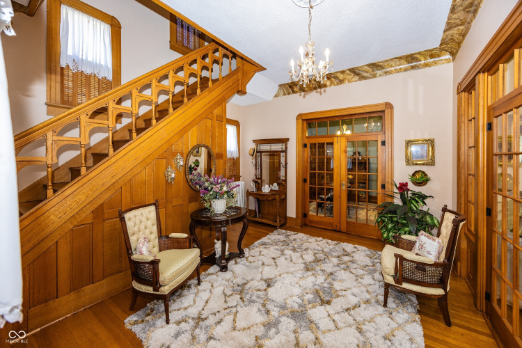 Listing Image 5