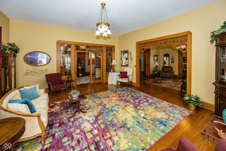 Listing Image 8