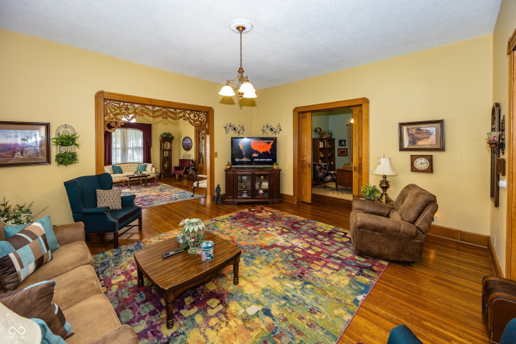 Listing Image 9