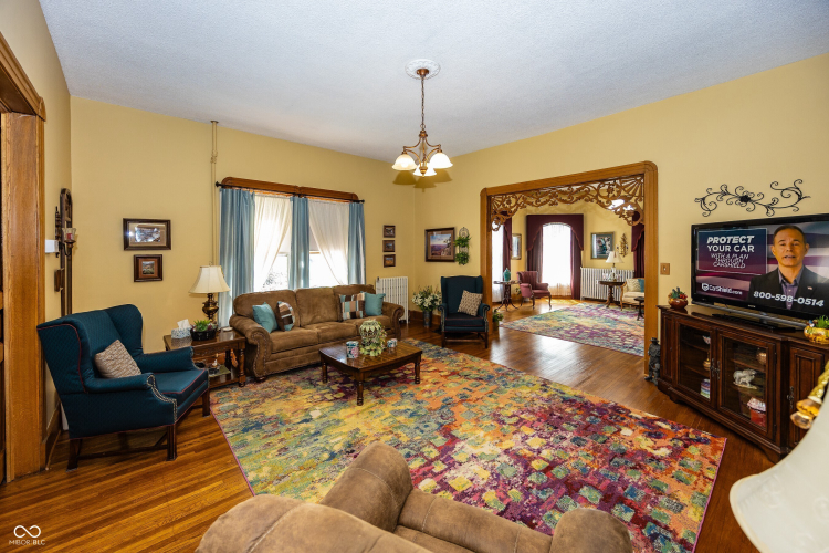 Listing Image 10