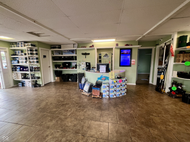 Listing Image 5