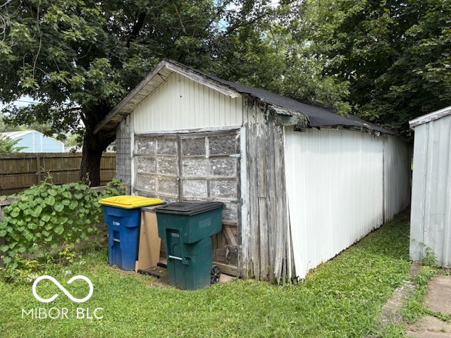 Listing Image 5