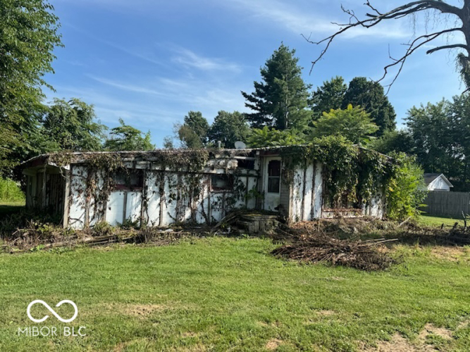 307 Henley Avenue Carthage, IN 46115