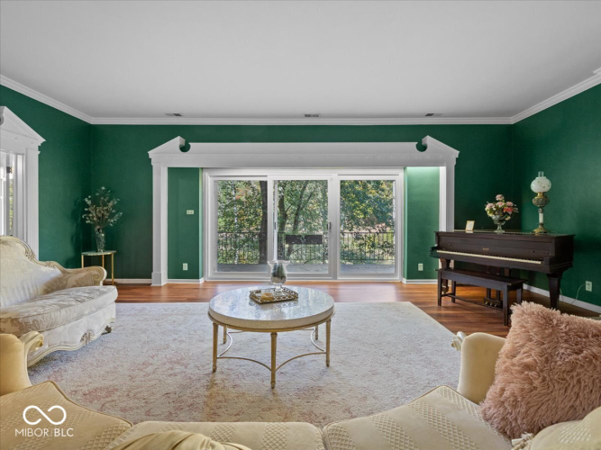 Listing Image 8