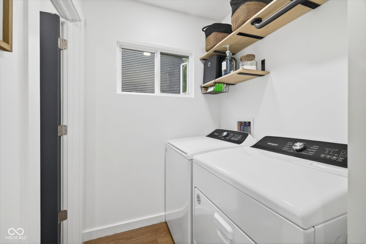 Listing Image 14