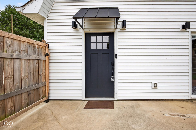 Listing Image 6