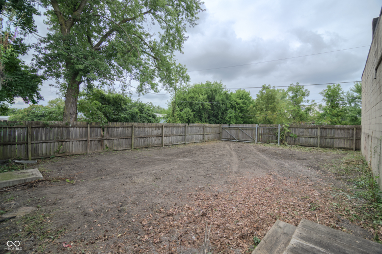 Listing Image 12