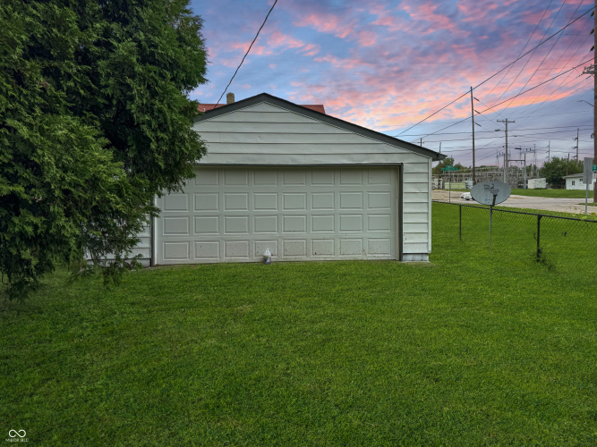 Listing Image 14