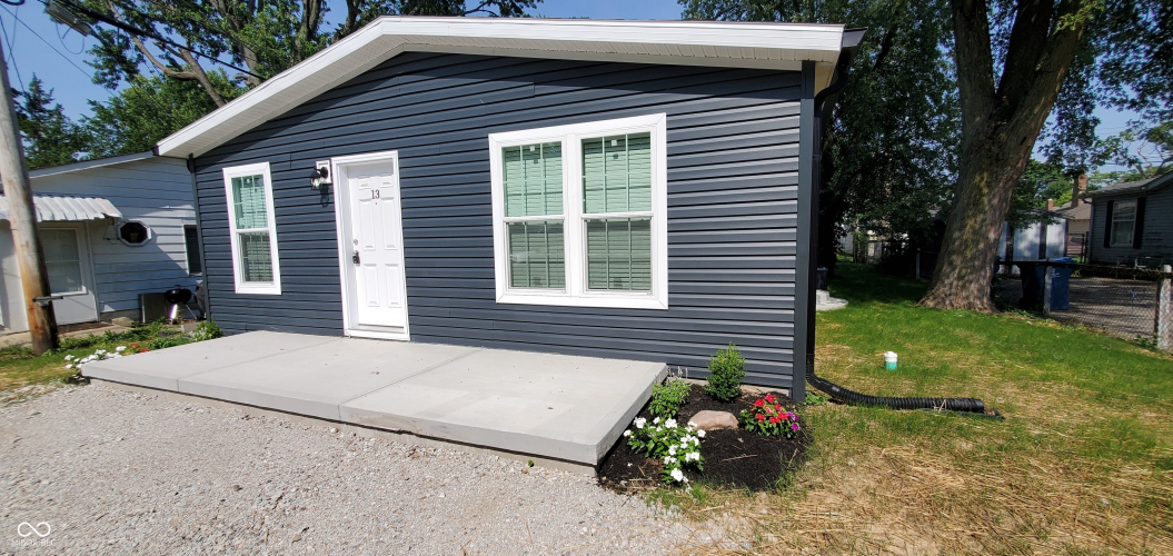 Listing Image 3