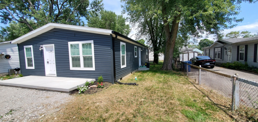 Listing Image 4