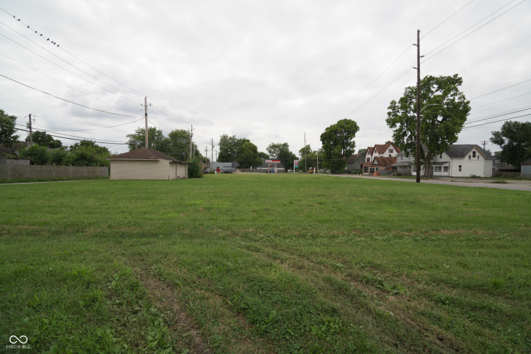 Listing Image 4