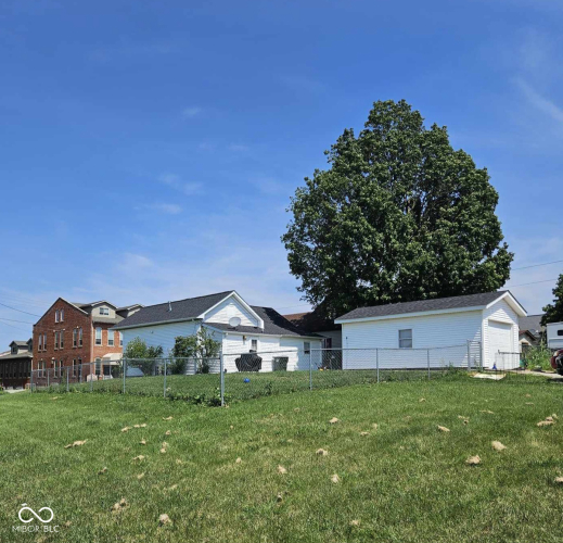 Listing Image 3