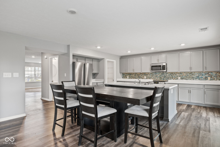 Listing Image 10