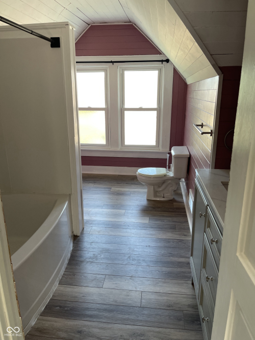 Listing Image 17
