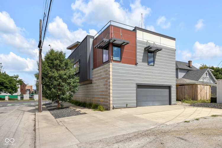 Listing Image 56