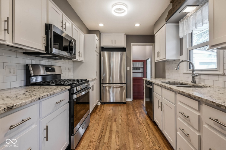 Listing Image 13