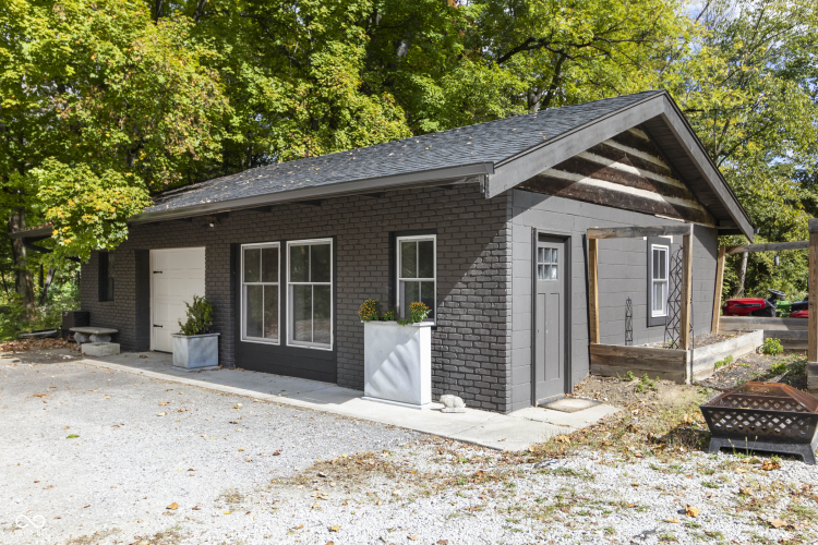 Listing Image 64