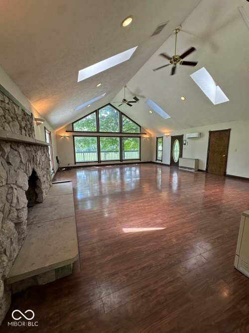 Listing Image 27