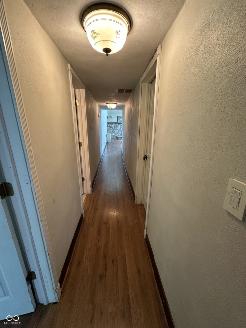 Listing Image 40