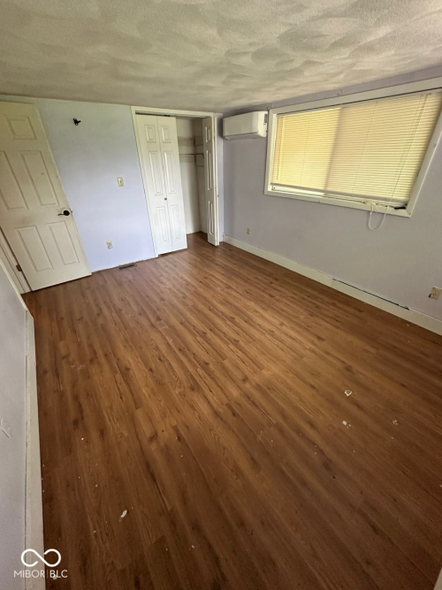 Listing Image 48