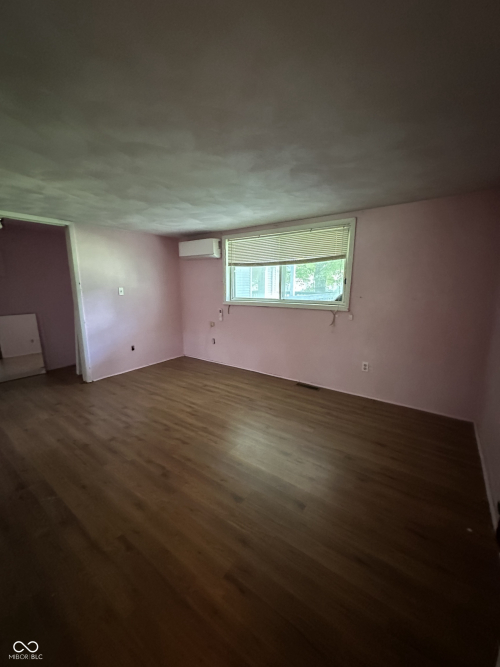 Listing Image 50