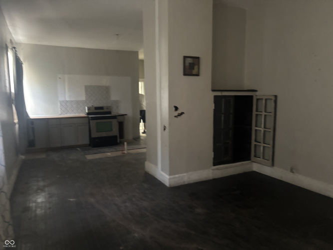 Listing Image 5