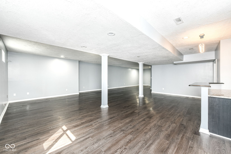 Listing Image 38