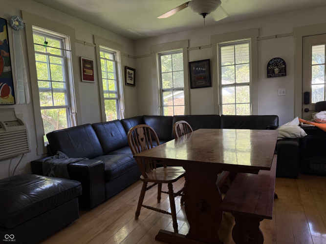 Listing Image 28