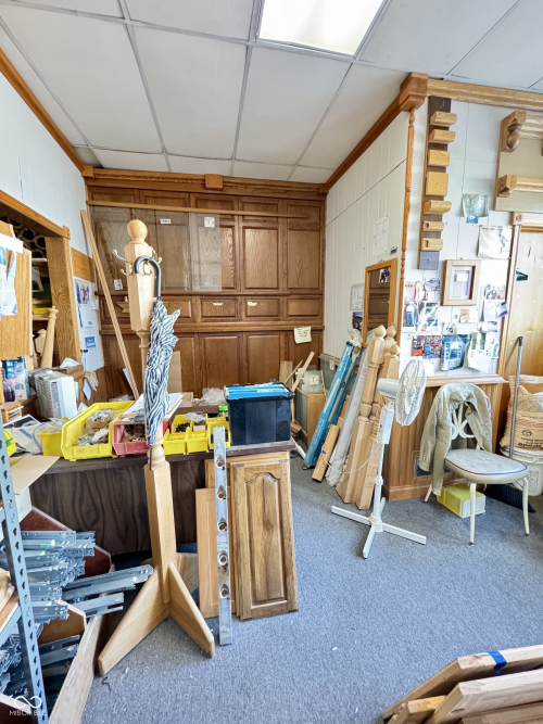Listing Image 8