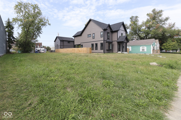 Listing Image 11